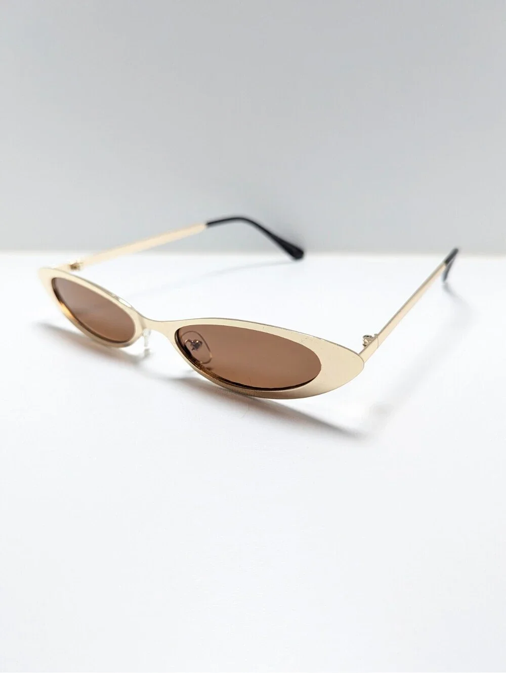 AB364 Retro Y2K Brown Lens Classic Gold Slim Cat Eye Women's Fashion Sunglasses